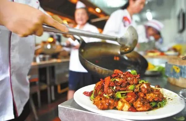 饭店“最脏的”4道菜，厨师下饭店从来不点，很多人却经常在吃