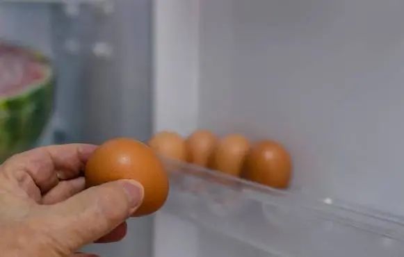 “鸡蛋”究竟能不能放冰箱？我们一直都做错了，看完涨知识了