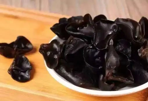 “甘油三酯大户”被揪出？医生：能不吃就不吃，别等不适再后悔
