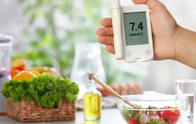 吃面条真的会升血糖吗？医生：若想血糖慢慢降，可多吃这7物