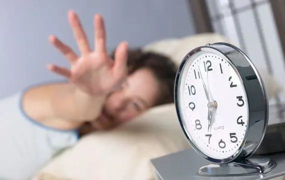 一天中最该喝水的4个时刻，医生说是“救命水”，很多人不知道