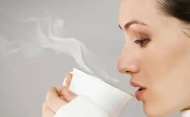 一天中最该喝水的4个时刻，医生说是“救命水”，很多人不知道