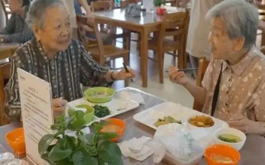 中国脑梗越来越多，是叶酸吃少了吗？提醒：这3种食物或要少吃