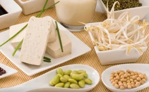 胃病不能吃“馒头”吗？医生：想要养胃，尽量避开这5种食物