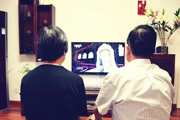 山东女子每天坚持吃维生素B12，4个症状被改善，早知有帮助