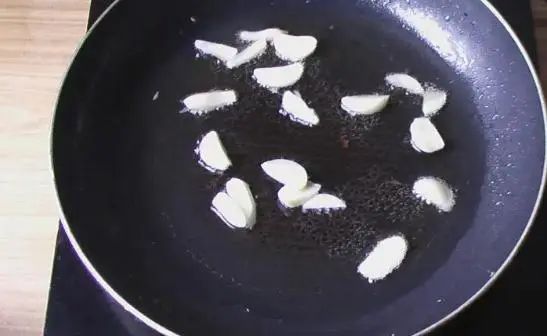 坚持天天吃“大蒜”的人，最后得到了什么呢？医生告诉你答案