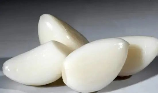 坚持天天吃“大蒜”的人，最后得到了什么呢？医生告诉你答案