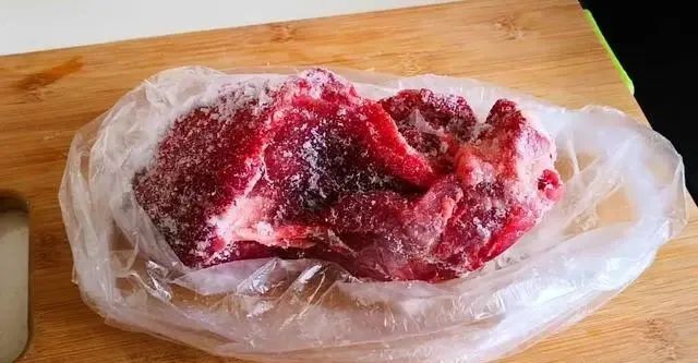 今天才知道，冰箱里的冻肉，不能随便吃！建议大家都看看