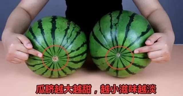 买西瓜时：拍来拍去让人笑装懂，老瓜农教你3招，皮薄多汁还很甜