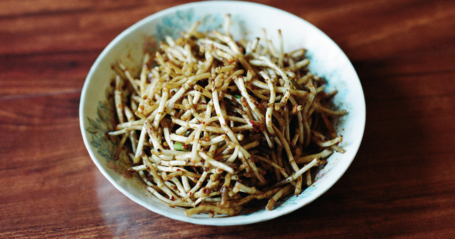 为什么说鱼腥草是“害人草”？吃鱼腥草，究竟是好还是坏呢？