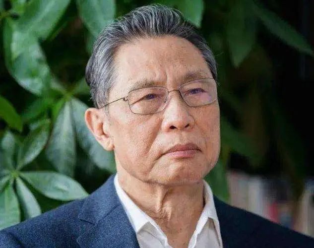 退休医生坦言：多走路和多睡觉对身体好，而坚持这2件小事或会长寿