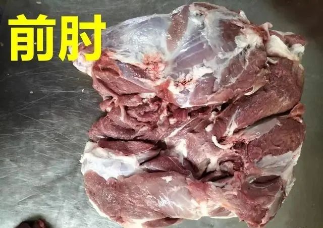 买猪肉时，旁边大妈专挑不瘦的买，摊主：这才是行家，你还别不信