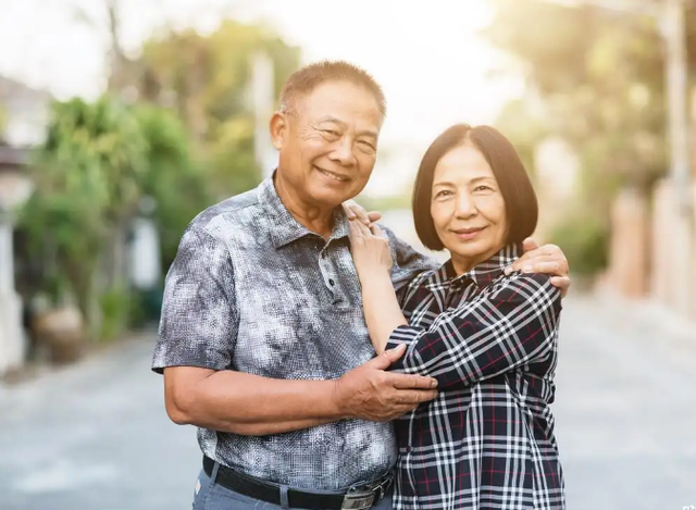 老人会染上艾滋病吗？不妨听听老人怎么说，了解一下