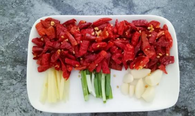 甲状腺结节患者不能吃海带吗？医生：7类食物，平时尽量少吃