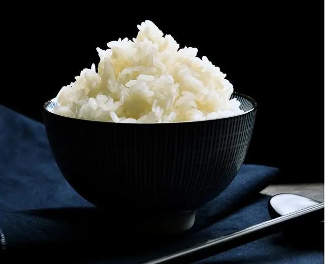 建议中老年人少吃米饭和馒头，把这4种当主食，营养饱腹还低脂