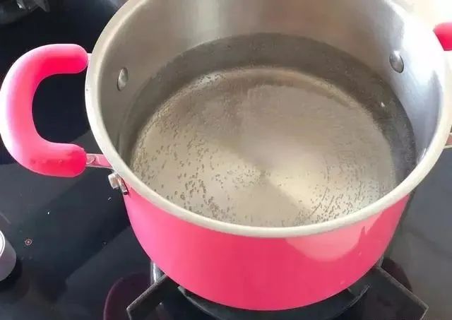 煮面条：最忌水开下锅煮！牢记这4点，爽滑劲道，比面馆的还好吃