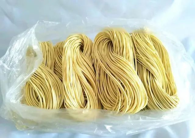 煮面条：最忌水开下锅煮！牢记这4点，爽滑劲道，比面馆的还好吃