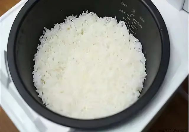 内胆不仅有毒还会致癌？电饭煲是肝癌的催化剂？注意3点安全使用