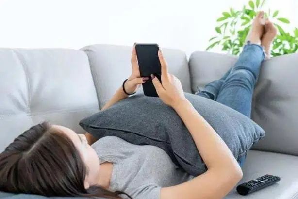 吃完饭就躺着会怎样？医生：不仅不会胖，还会有这个好处