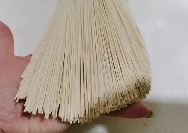 爱吃挂面的要注意了：这4种挂面尽量不要买，早知道早受益