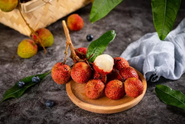 血脂高的人夏天不能吃葡萄吗？医生：想降血脂，可尝试这4种水果