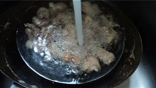 电饭锅是“害人锅”，生水煮饭有毒致癌？研究结果公布