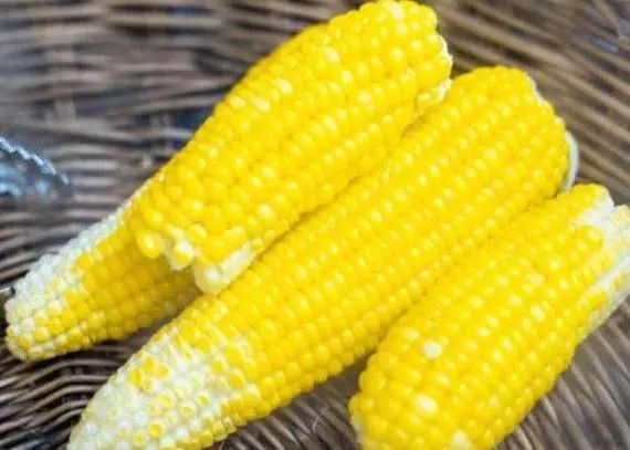 常吃玉米究竟有什么好处呢？这6类人尽量不要吃，别大意