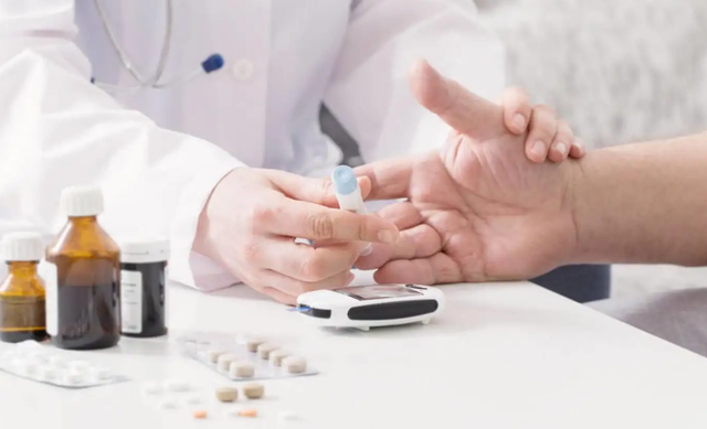 糖尿病患者吃西瓜，是升血糖还是降血糖呢？