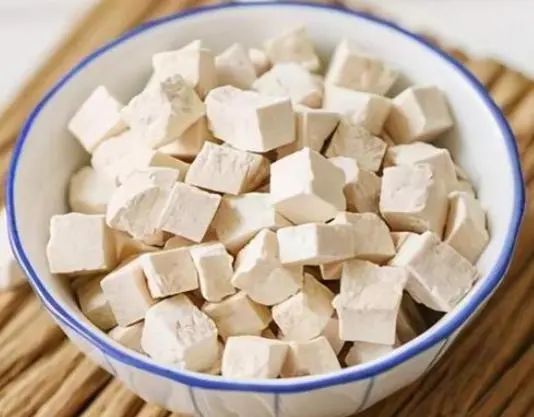 豆腐是高尿酸的死穴？70岁院士建议：少吃3种食物，尿酸或能平稳