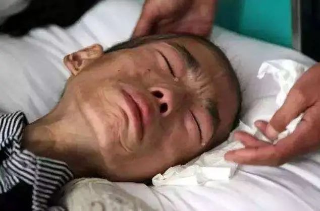 癌症晚期，长期“烧钱”吃靶向药延长生命，值吗？医生说出真相