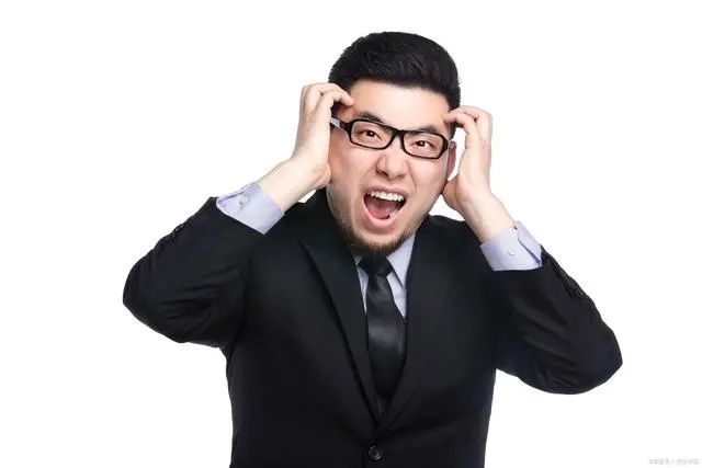 高血压的人，生活中做好这8件事，效果比降压药还要好！