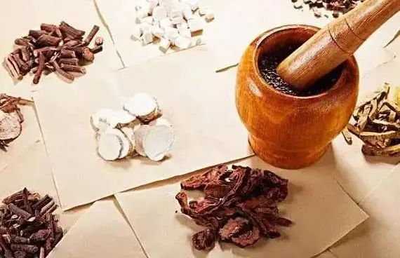 吃中药，有啥忌口？医生建议：6类食物尽量避免，要不中药白喝了