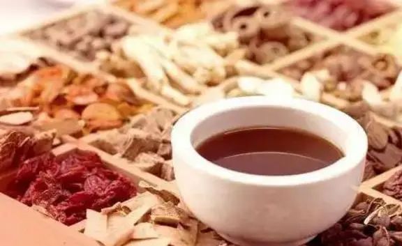 吃中药，有啥忌口？医生建议：6类食物尽量避免，要不中药白喝了