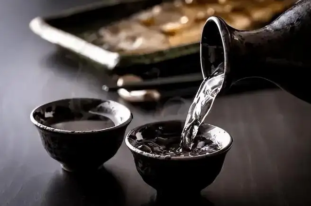 年龄大了要忌酒！建议50岁以上，不管喝啥酒，这3点一定要谨记