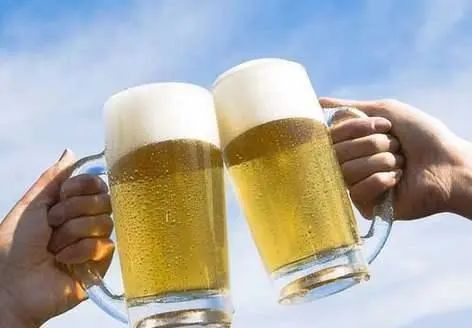 每晚喝一瓶啤酒，长此以往，身体会有哪些变化呢？医生告诉你答案