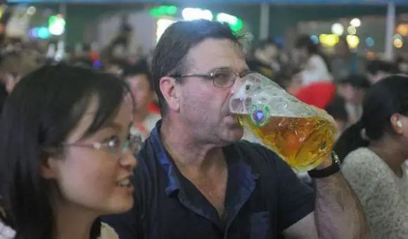每晚喝一瓶啤酒，长此以往，身体会有哪些变化呢？医生告诉你答案