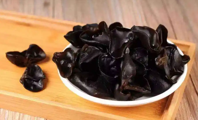 三伏天，8种“碱性食物”不妨常吃，看有你喜欢吃的吗？