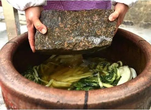 老一辈人因为穷经常吃咸菜却很少生病？医生：原因其实很简单！