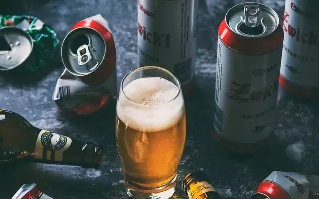 一样是啤酒，注意区分“瓶装”和“罐装”，差别挺大，建议了解