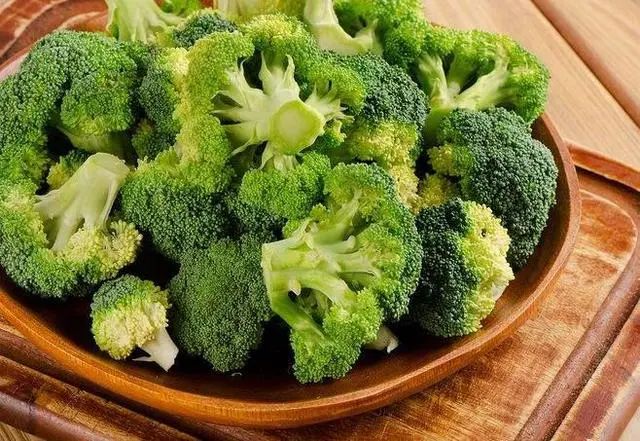 10大“健康食品”公布，鸡蛋入榜，医生建议：为了健康要多吃一点
