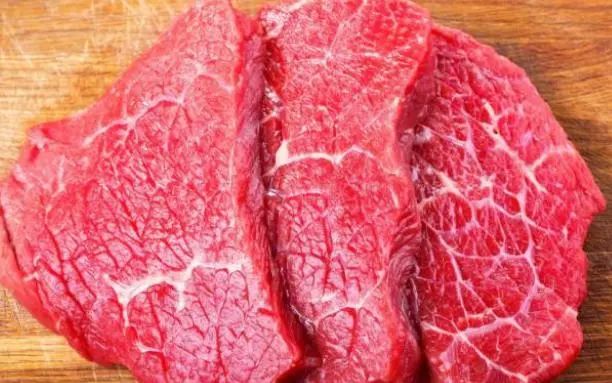 医生提醒：吃牛肉一小时内，尽量别碰5种食物，或会损伤身体健康