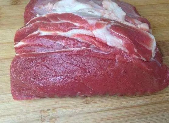 医生提醒：吃牛肉一小时内，尽量别碰5种食物，或会损伤身体健康