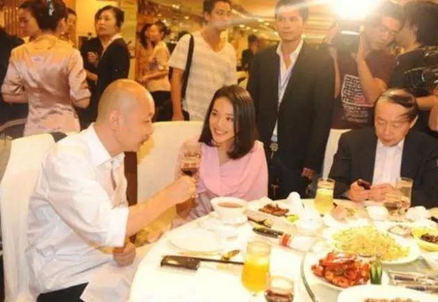 经常喝酒的人，若身体出现这6个现象，建议尽早戒酒