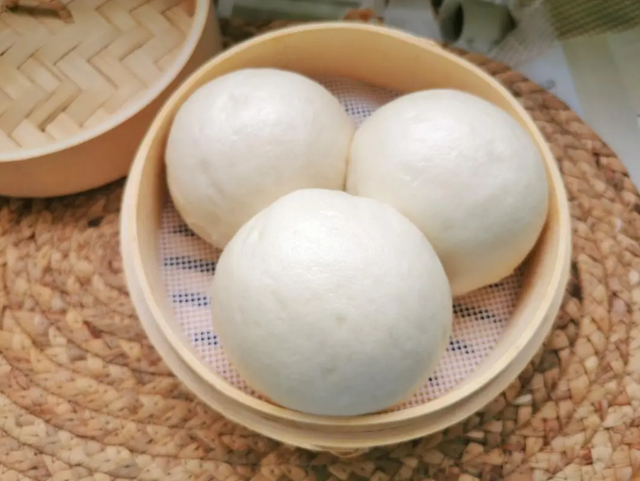 胃病不能吃“馒头”？医生劝告：想要养胃，尽量要避开这4种食物