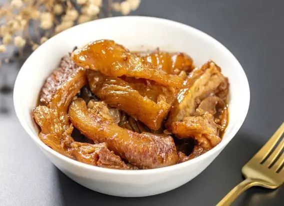 最适合女人吃的7种天然养颜佳品，银耳第四，鸡爪第三，建议了解
