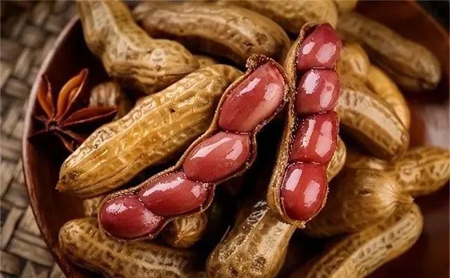 常吃花生会升血糖？医生提醒：3种食物可能会有伤胰岛，建议少吃