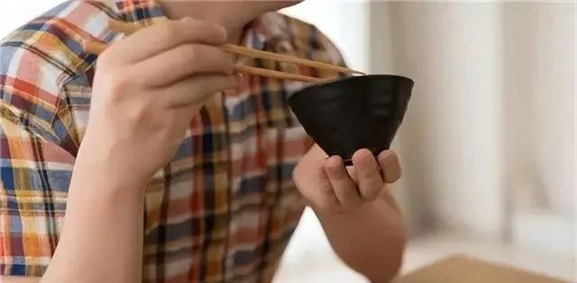 常吃花生会升血糖？医生提醒：3种食物可能会有伤胰岛，建议少吃