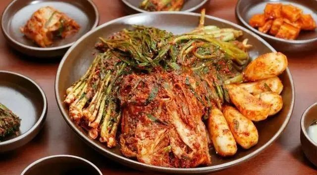 为什么韩国人把泡面当主食，咱们却当“方便”？
