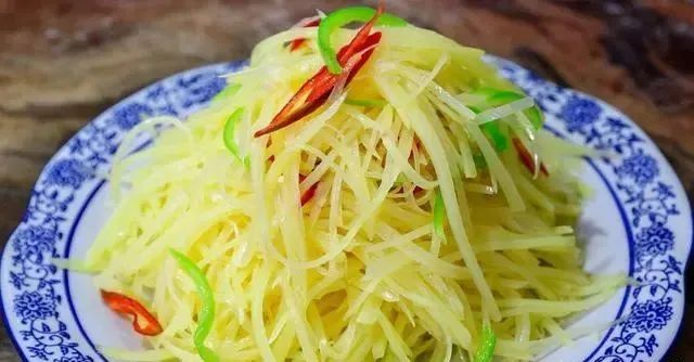 宁可大口吃肉，也要少吃这5道素菜，看似清淡，都是热量“炸弹”