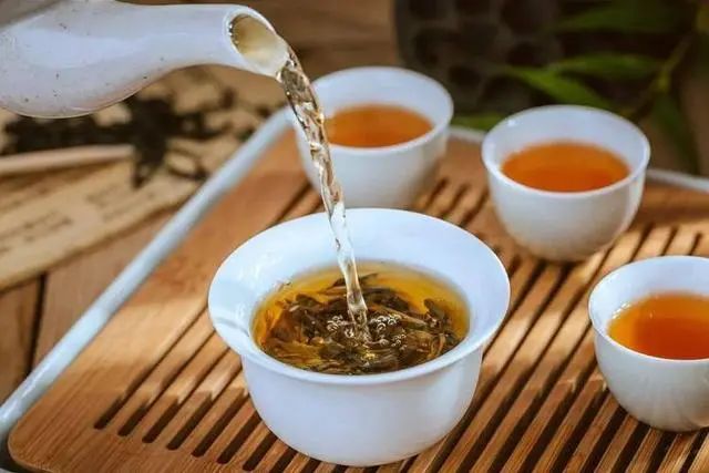 喝茶不利于健康？医生忠告：尽量少碰这3种茶，别不放在心上
